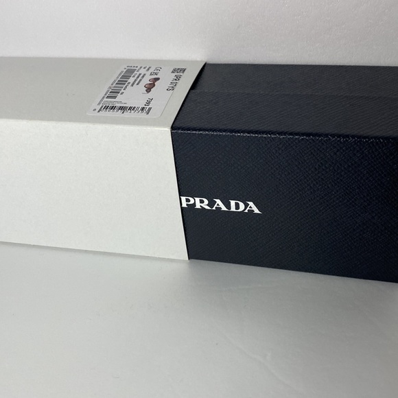 New-PRADA SPR07Y Cat Eye shape, crafted from premium Acetate. - Picture 15 of 15